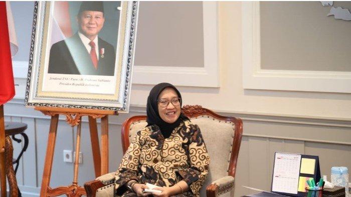 MENPAN RB - Menteri Pendayagunaan Aparatur Negara dan Reformasi Birokrasi (MenPAN RB), Rini Widyantini di Kantor Kementerian PANRB, Jumat (17/01/2025).